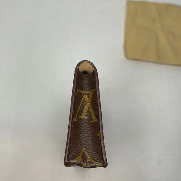 Authentic Louis Vuitton glasses case with lens cleaner and COA - Picture 4 of 9